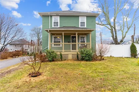 76 Lexington Ave, West Warwick, RI 02893