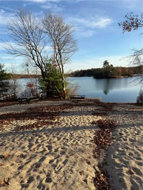 7 Long Meadow Dr, Glocester, RI 02814