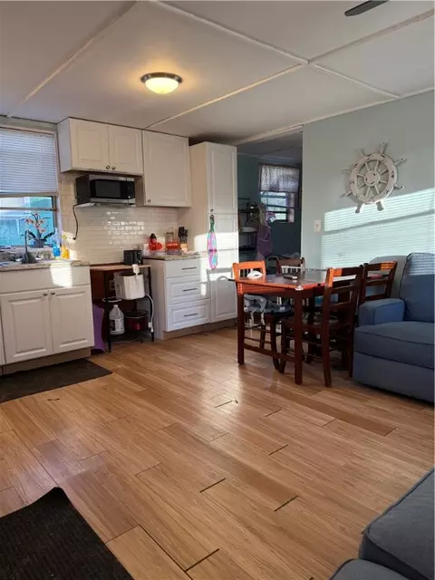 7 Long Meadow Dr, Glocester, RI 02814 photo 3