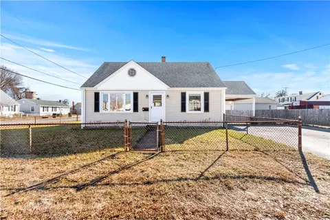 95 Talcott Ave, Pawtucket, RI 02860