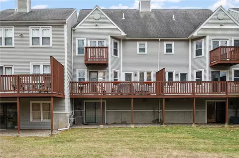 402 Brookhaven Ln #402, Woonsocket, RI 02895 photo 24