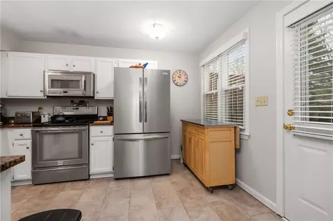 402 Brookhaven Ln #402, Woonsocket, RI 02895 photo 5