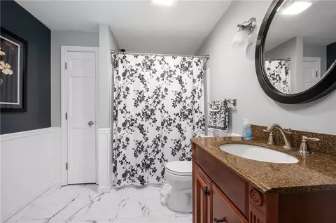 402 Brookhaven Ln #402, Woonsocket, RI 02895 photo 9