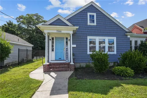 1566 Lonsdale Ave, Lincoln, RI 02865