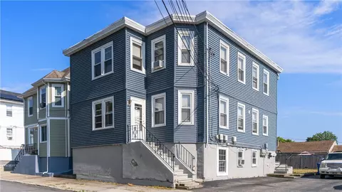 142 Chestnut Hill Ave, Cranston, RI 02921