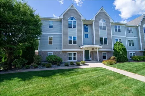 200 Roger Williams Ave #203, Rumford, RI 02916