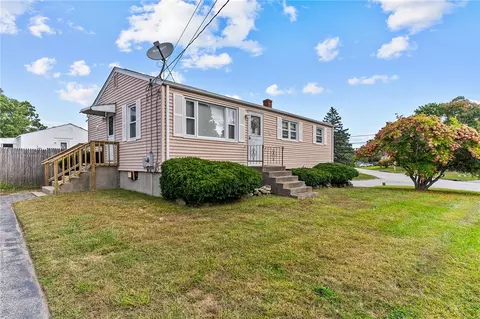 51 Limestone Rd, Warwick, RI 02889