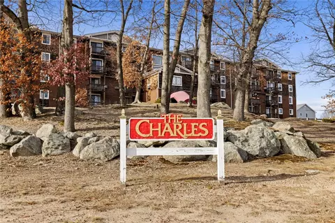 1190 Charles St #17, North Providence, RI 02904