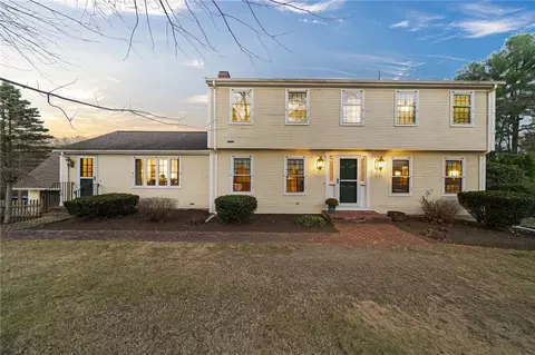 51 Countryside Dr, Cumberland, RI 02864