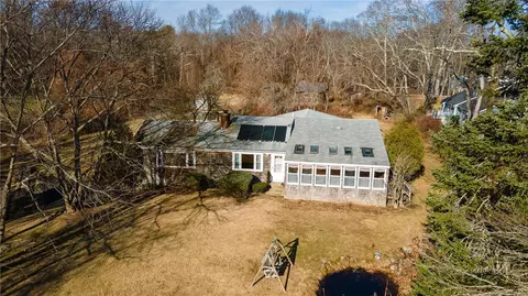 917 Major Potter Rd, East Greenwich, RI 02818