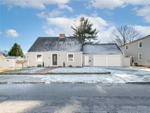 90 Garland Ave, Cranston, RI 02910