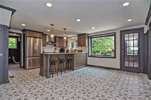 349 Market St, Warren, RI 02885