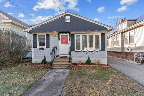 150 Enfield Ave, Providence, RI 02908