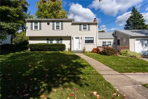 69 Everleth Ave, Warwick, RI 02888