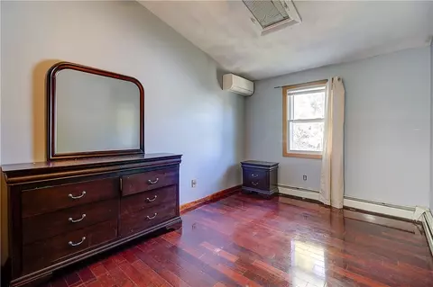Bedroom - 69 Everleth Ave, Warwick, RI 02888 photo 2 of 3