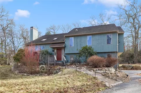 90 Sand Plains Trl, South Kingstown, RI 02879