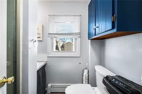 Bath - 44 Scranton Ave, Warwick, RI 02888 photo 2 of 3