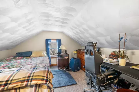 Bedroom - 44 Scranton Ave, Warwick, RI 02888 photo 3 of 4