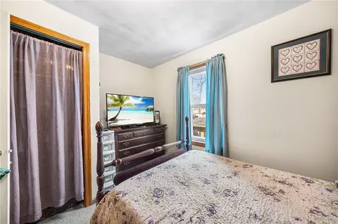 Bedroom - 44 Scranton Ave, Warwick, RI 02888 photo 2 of 4