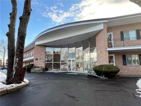 201 Hoffman Ave #2, Cranston, RI 02920
