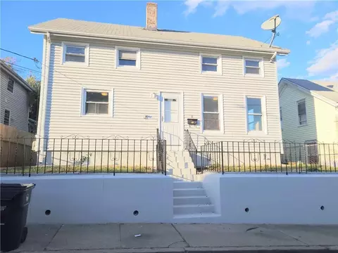 8 Harvey St, Pawtucket, RI 02860