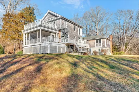 22 E Hills Rd, Westerly, RI 02891 photo 2