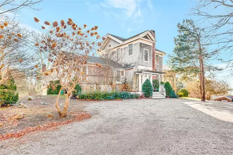 22 E Hills Rd, Westerly, RI 02891
