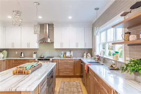 100 Primrose Dr, Warwick, RI 02886 photo 8