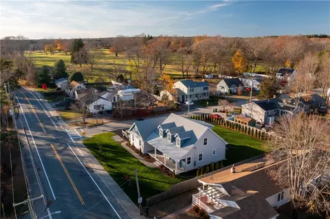 100 Primrose Dr, Warwick, RI 02886 photo 2