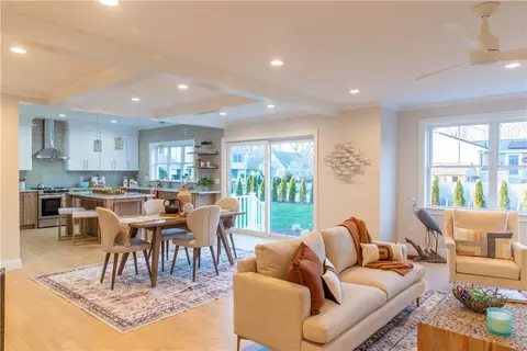 100 Primrose Dr, Warwick, RI 02886 photo 9