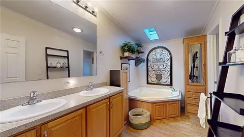 Bath - 6 Lisas Way, Coventry, RI 02816 photo 3 of 5