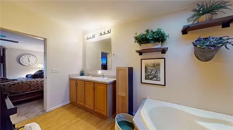 Bath - 6 Lisas Way, Coventry, RI 02816 photo 4 of 5