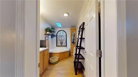 Bath - 6 Lisas Way, Coventry, RI 02816 photo 2 of 5