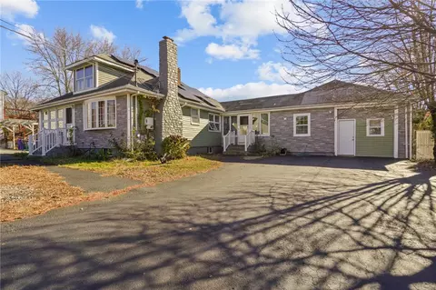 48 Cedar St, Johnston, RI 02919