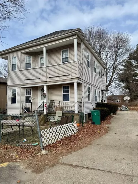 53 Sherwood St, Cranston, RI 02920