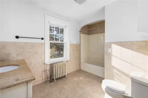 Bath - 507 Post Rd, Warwick, RI 02888 photo 1 of 3