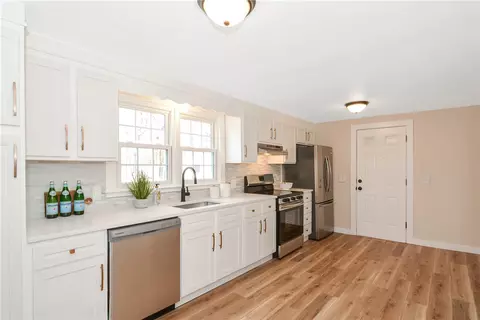 14 Cemetery Ln, Hopkinton, RI 02804