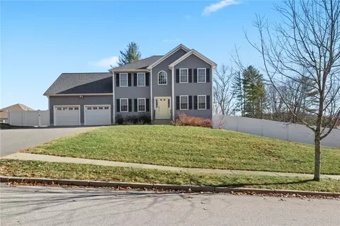11 Oakland Ave, Oakland, RI 02858