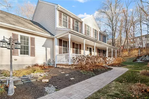 10 Mount Pleasant View Ave, Cumberland, RI 02864