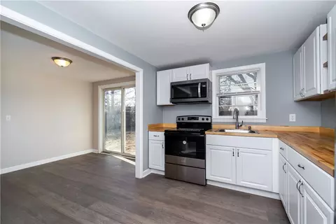 125 Duncan Rd, Warwick, RI 02886 photo 4
