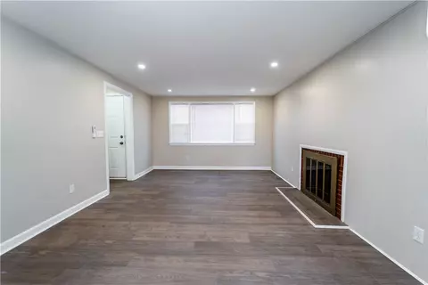 125 Duncan Rd, Warwick, RI 02886 photo 2