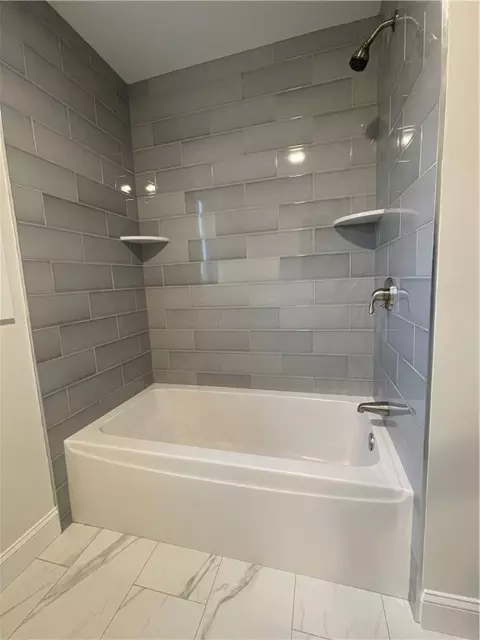 Bath - 201 Harmony Ct, Warwick, RI 02889 photo 5 of 5