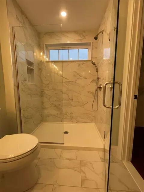 Bath - 201 Harmony Ct, Warwick, RI 02889 photo 3 of 5