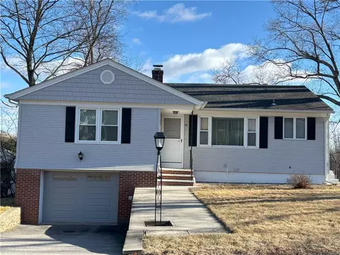 46 Cushing St, North Providence, RI 02904