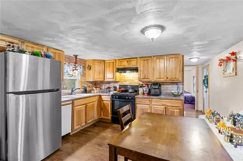 77 Miskiania Trl, Exeter, RI 02822 photo 16