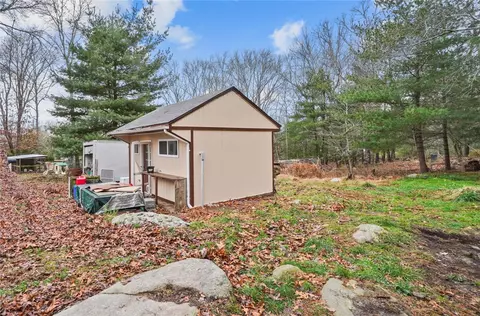 77 Miskiania Trl, Exeter, RI 02822 photo 6