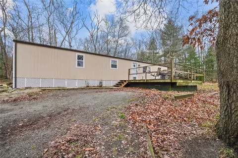 77 Miskiania Trl, Exeter, RI 02822