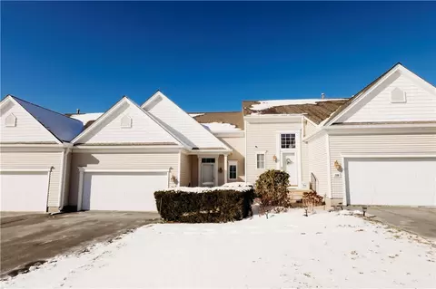 284 Rolling Hill Rd, Portsmouth, RI 02871