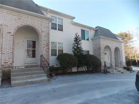 60 Hawthorne Pl, North Providence, RI 02904