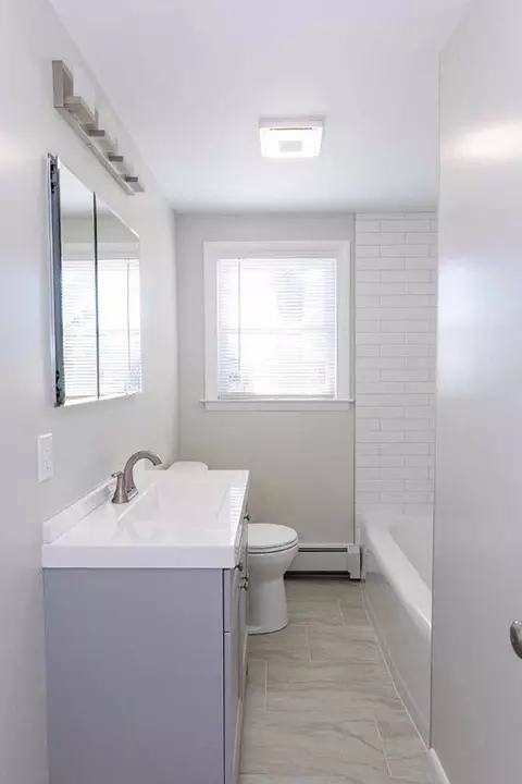 Bath - 79 Duncan Rd, Warwick, RI 02886 photo 1 of 1